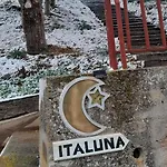 Italuna Jarque de la Val