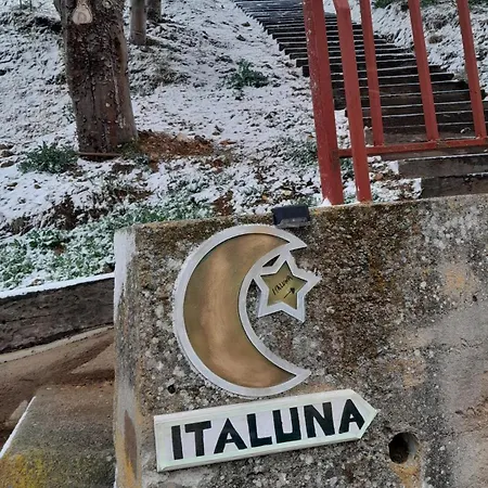 Italuna Jarque de la Val